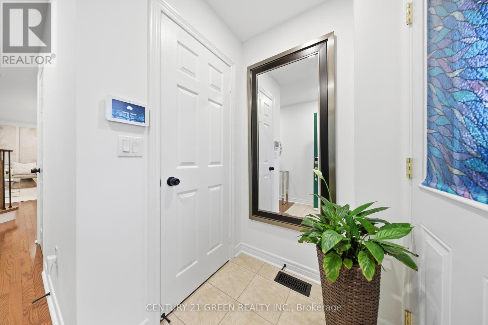 48 Brussels Avenue, Brampton, Ontario  L6Z 0A5 - Photo 6 - W12566606