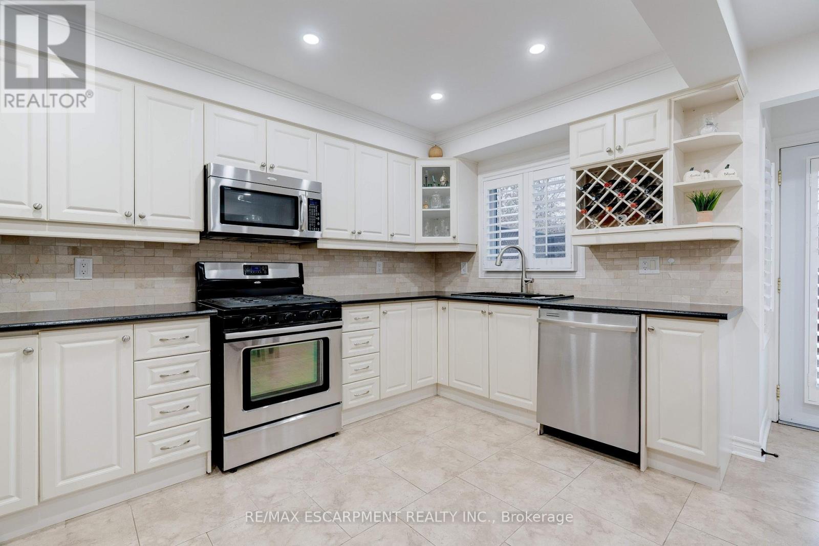 2197 Donald Road, Burlington, Ontario  L7M 3R8 - Photo 9 - W12566640