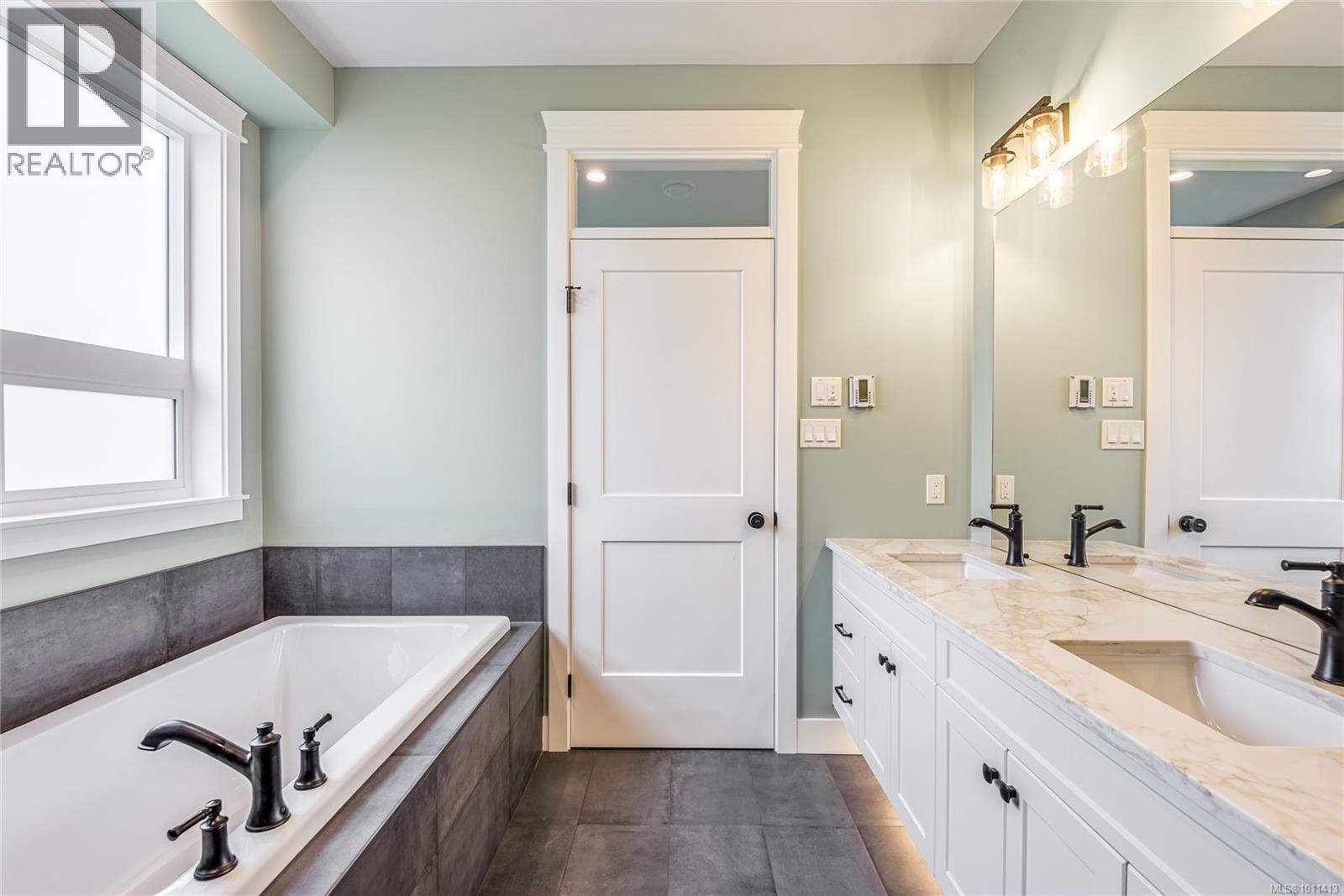 742 Salmonberry St, Campbell River, British Columbia V9H 0G1 - Photo 18 - 1011413