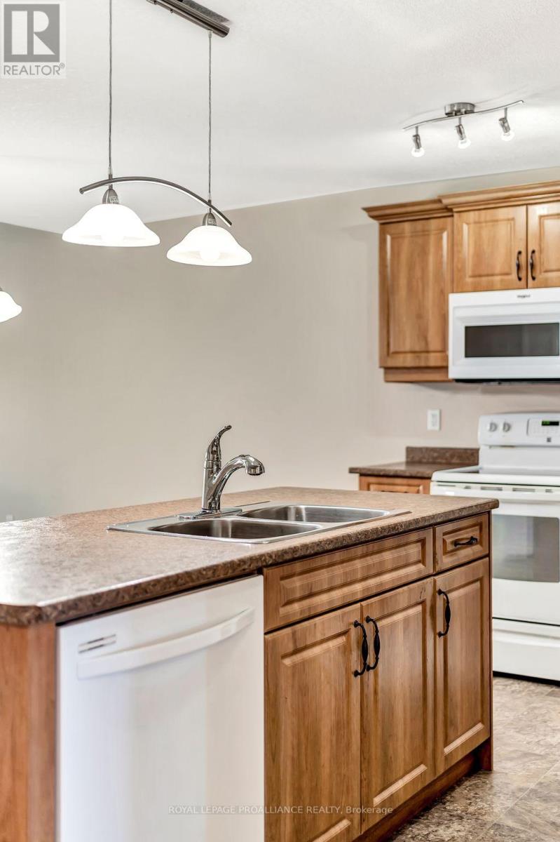 22 Chinook Street, Belleville, Ontario  K8P 0C4 - Photo 11 - X12566684