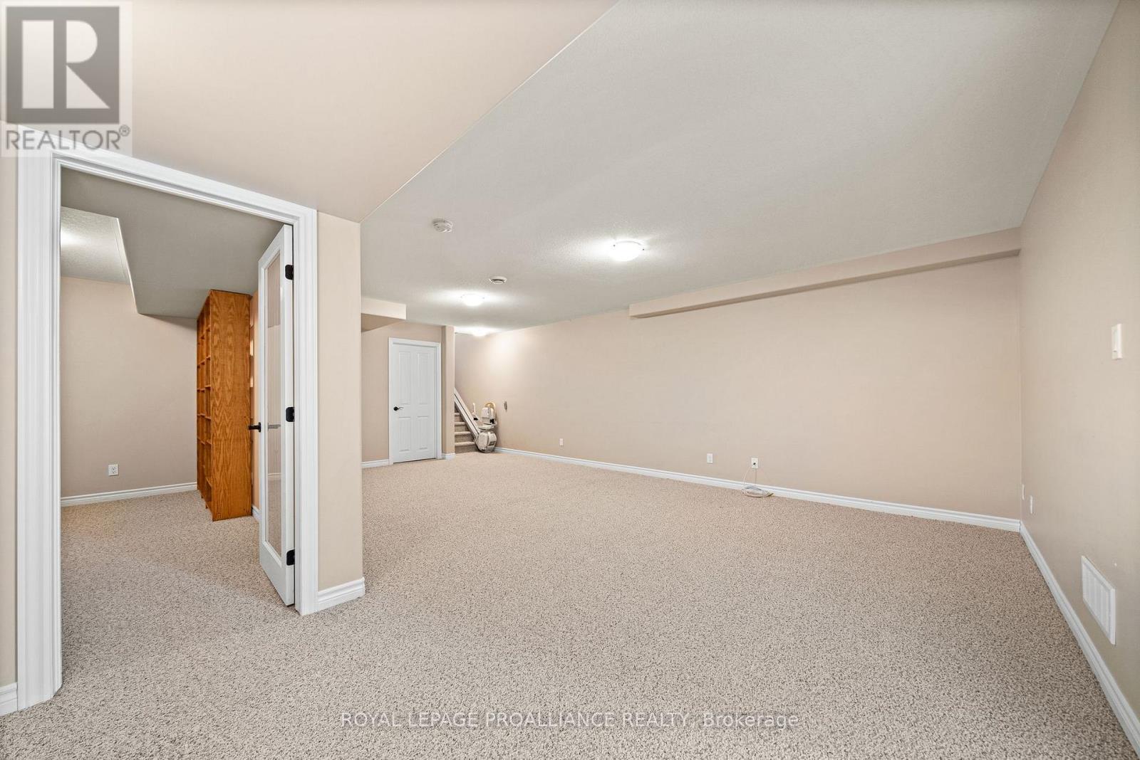 22 Chinook Street, Belleville, Ontario  K8P 0C4 - Photo 35 - X12566684