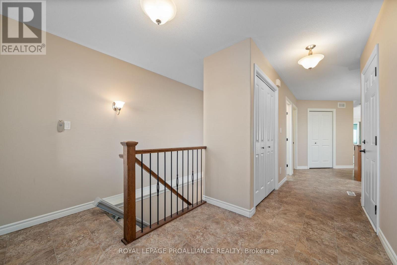 22 Chinook Street, Belleville, Ontario  K8P 0C4 - Photo 6 - X12566684