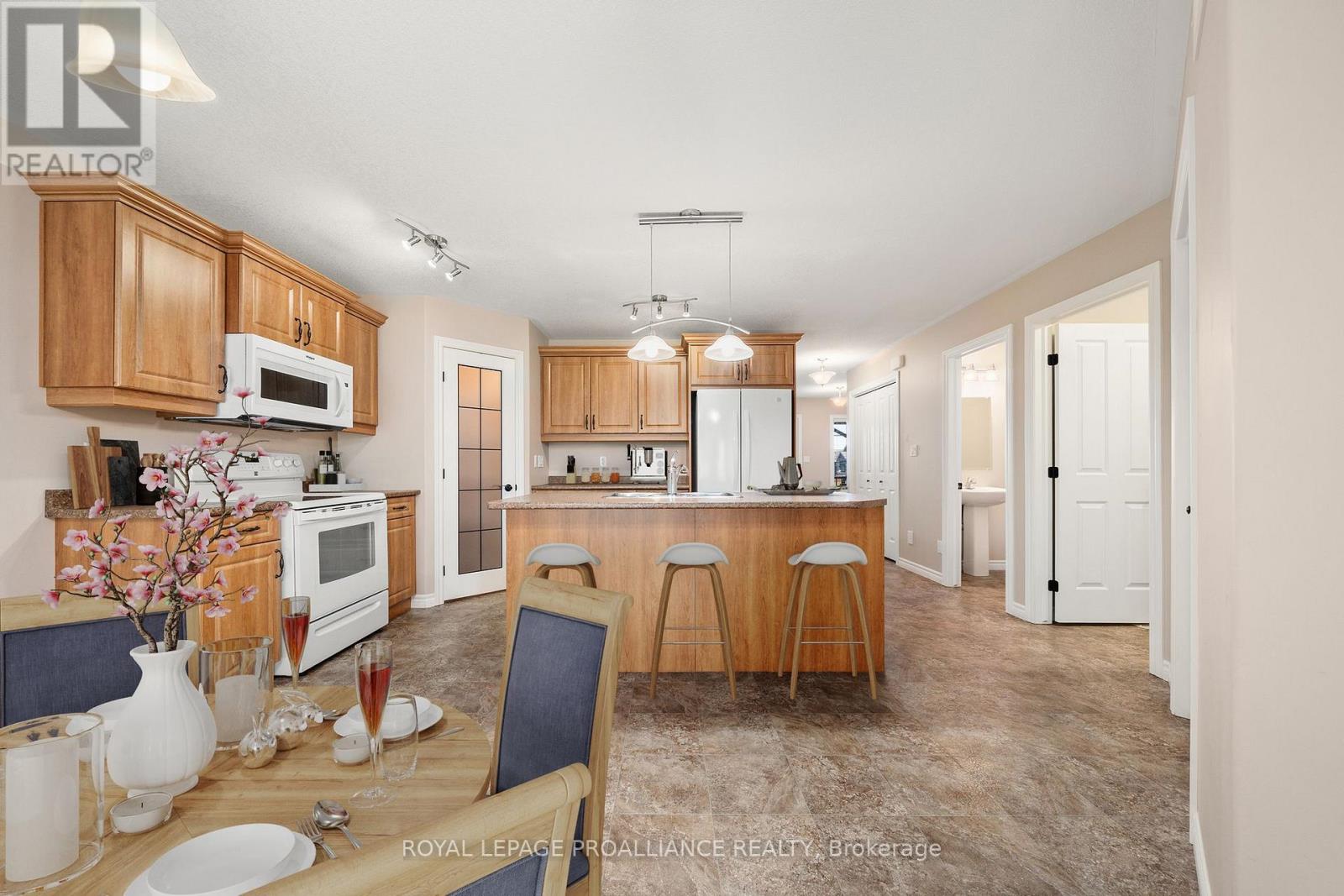 22 Chinook Street, Belleville, Ontario  K8P 0C4 - Photo 8 - X12566684