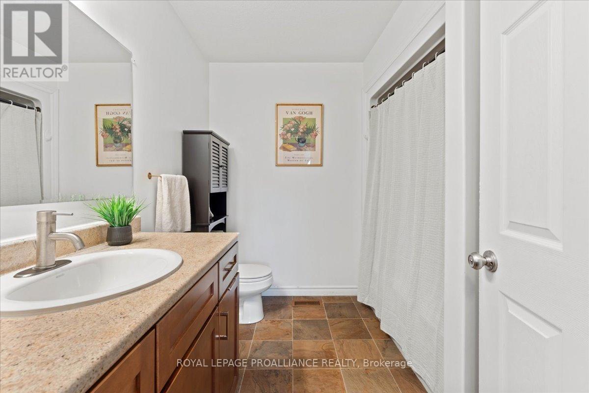 189 Nicholas Street, Quinte West (Murray Ward), Ontario K8V 6E8 - Photo 22 - X12566710