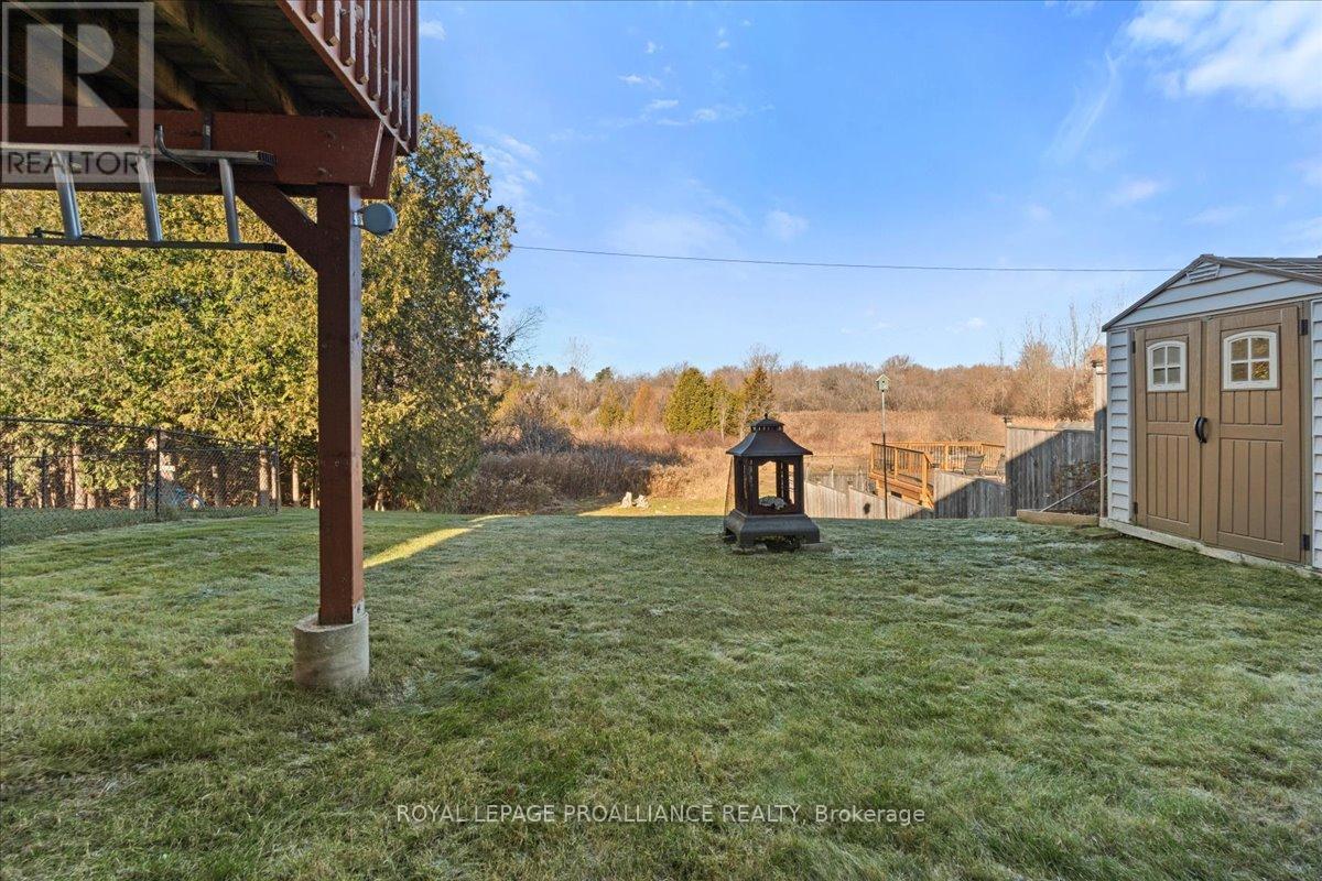 189 Nicholas Street, Quinte West (Murray Ward), Ontario K8V 6E8 - Photo 3 - X12566710