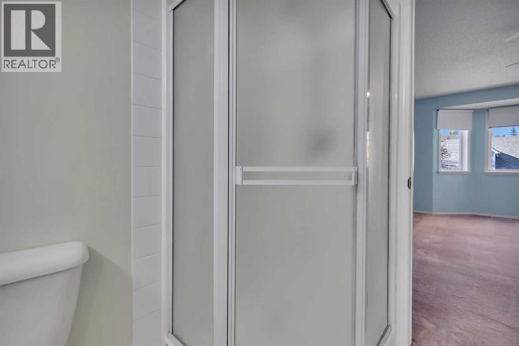 140 Valley Ridge Heights Nw, Calgary, Alberta  T3B 5T3 - Photo 38 - A2264068