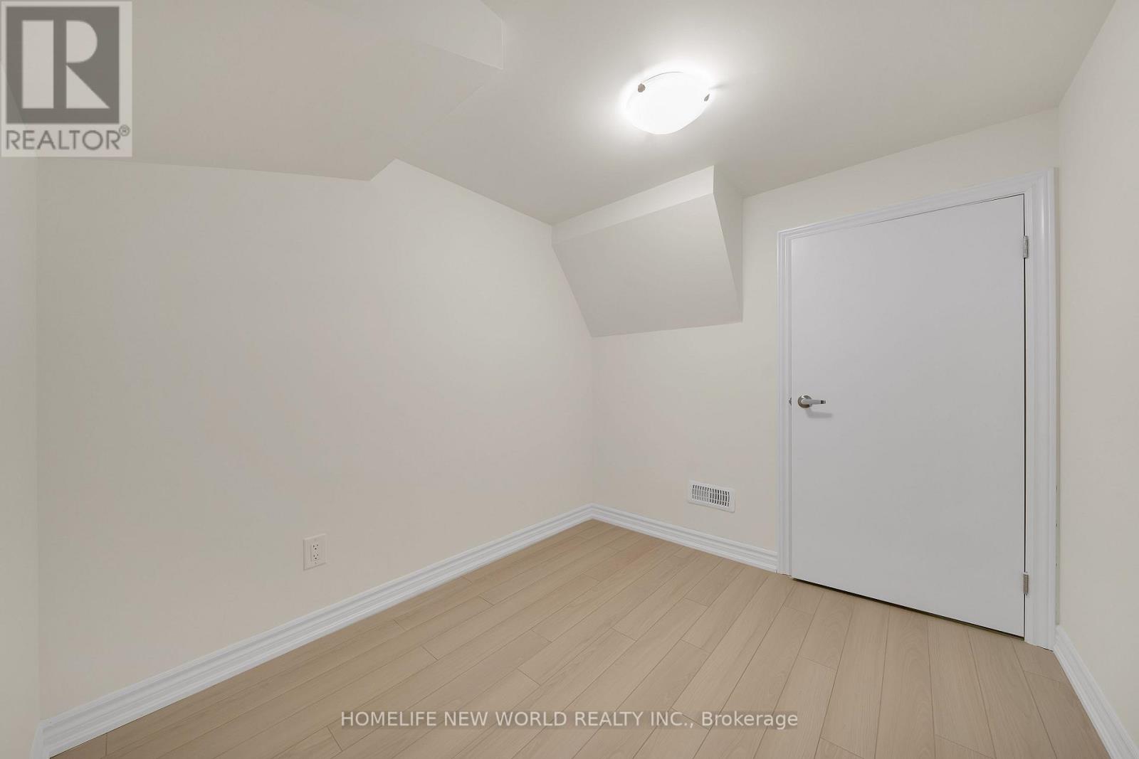 7 Harvey Bunker Crescent, Markham, Ontario  L6C 3M7 - Photo 11 - N12565198