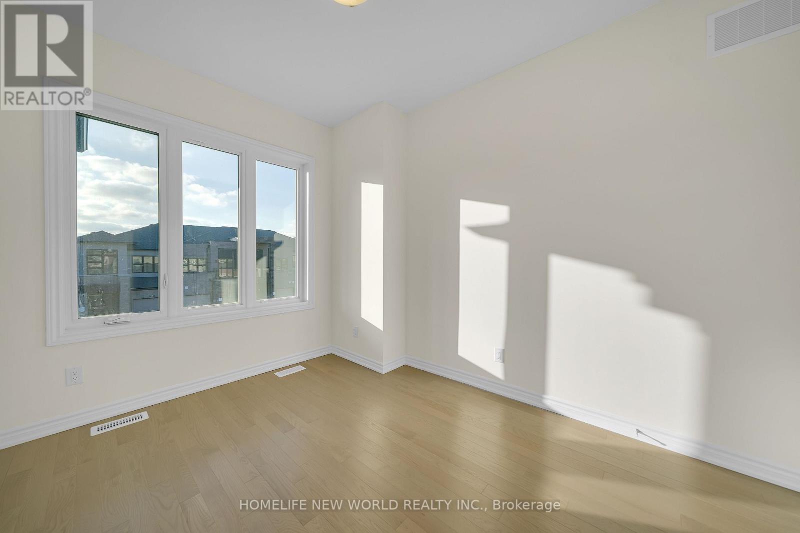 7 Harvey Bunker Crescent, Markham, Ontario  L6C 3M7 - Photo 18 - N12565198