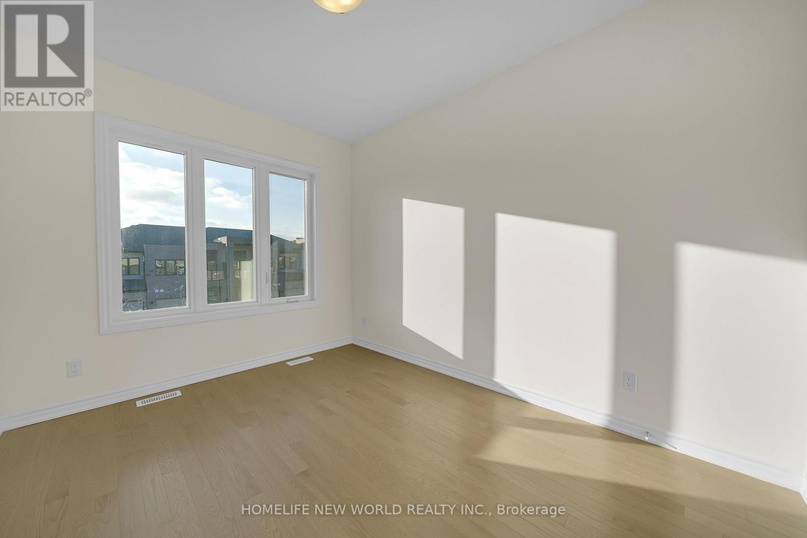 7 Harvey Bunker Crescent, Markham, Ontario  L6C 3M7 - Photo 20 - N12565198