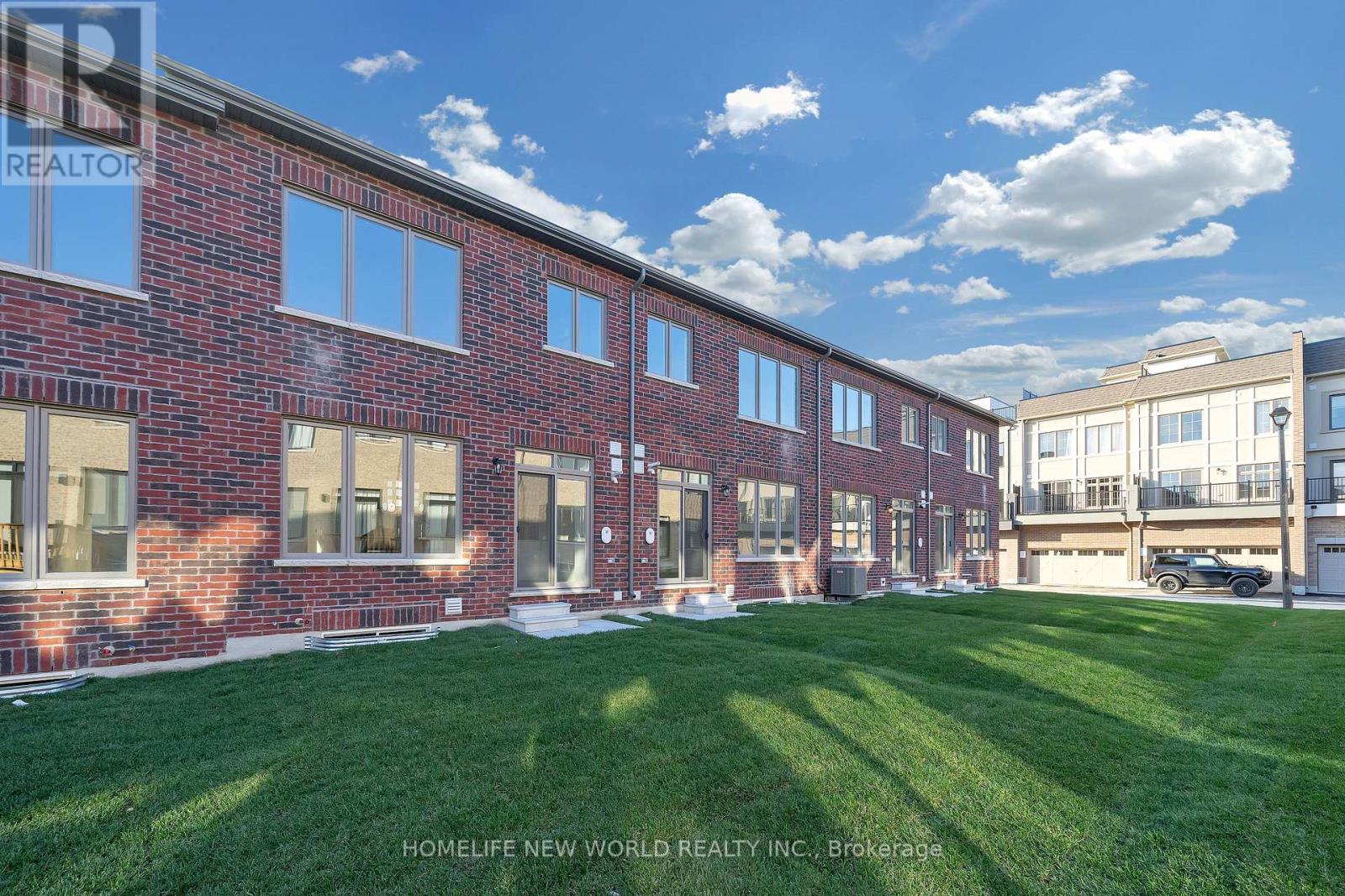 7 Harvey Bunker Crescent, Markham, Ontario  L6C 3M7 - Photo 26 - N12565198