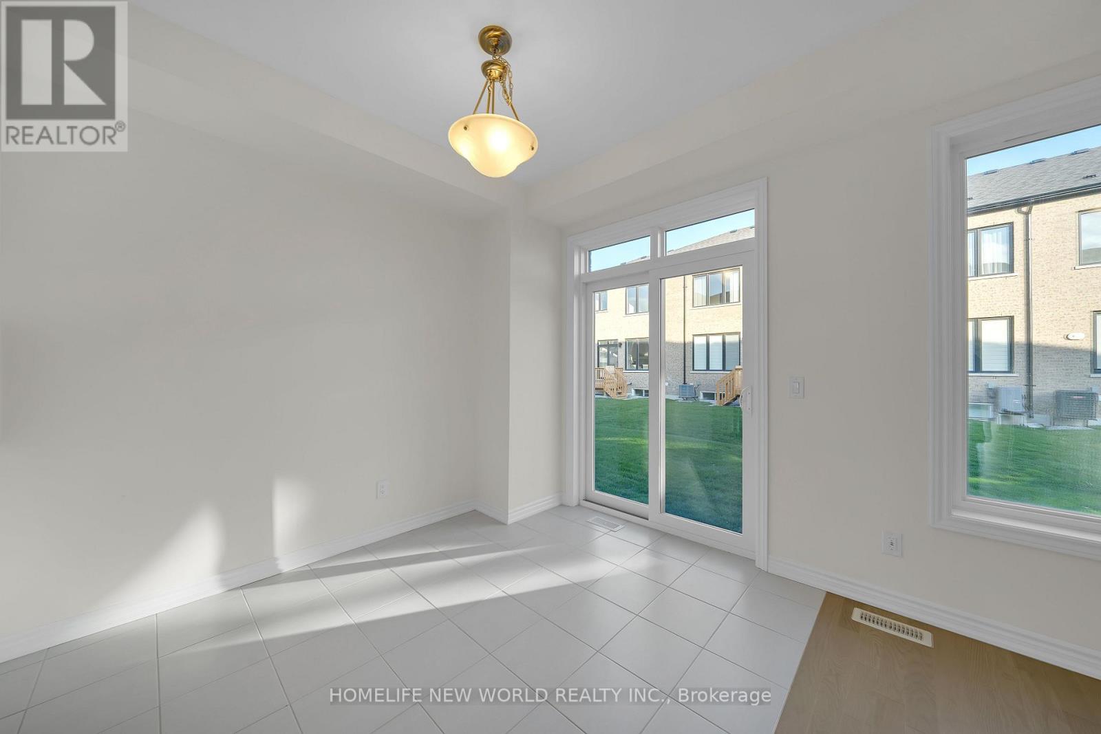 7 Harvey Bunker Crescent, Markham, Ontario  L6C 3M7 - Photo 5 - N12565198