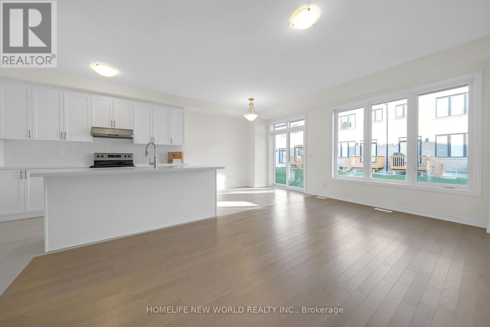 7 Harvey Bunker Crescent, Markham, Ontario  L6C 3M7 - Photo 9 - N12565198