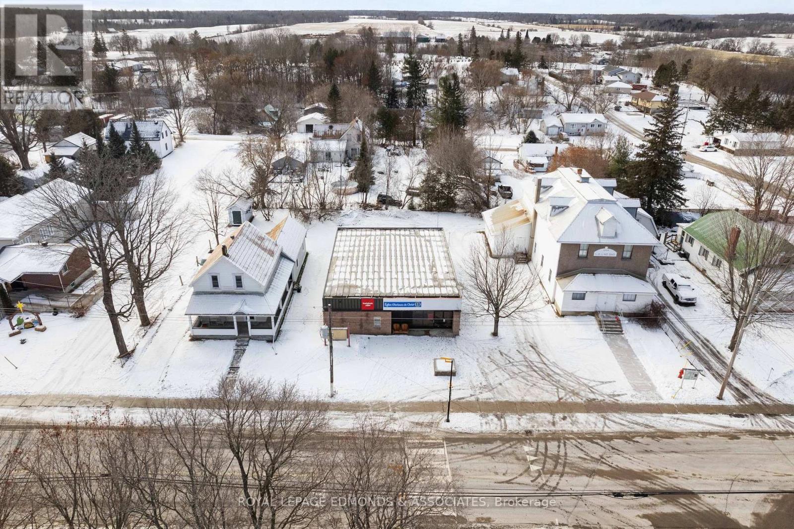 1765 Beachburg Road, Whitewater Region, Ontario K0J 1C0 - Photo 2 - X12566720