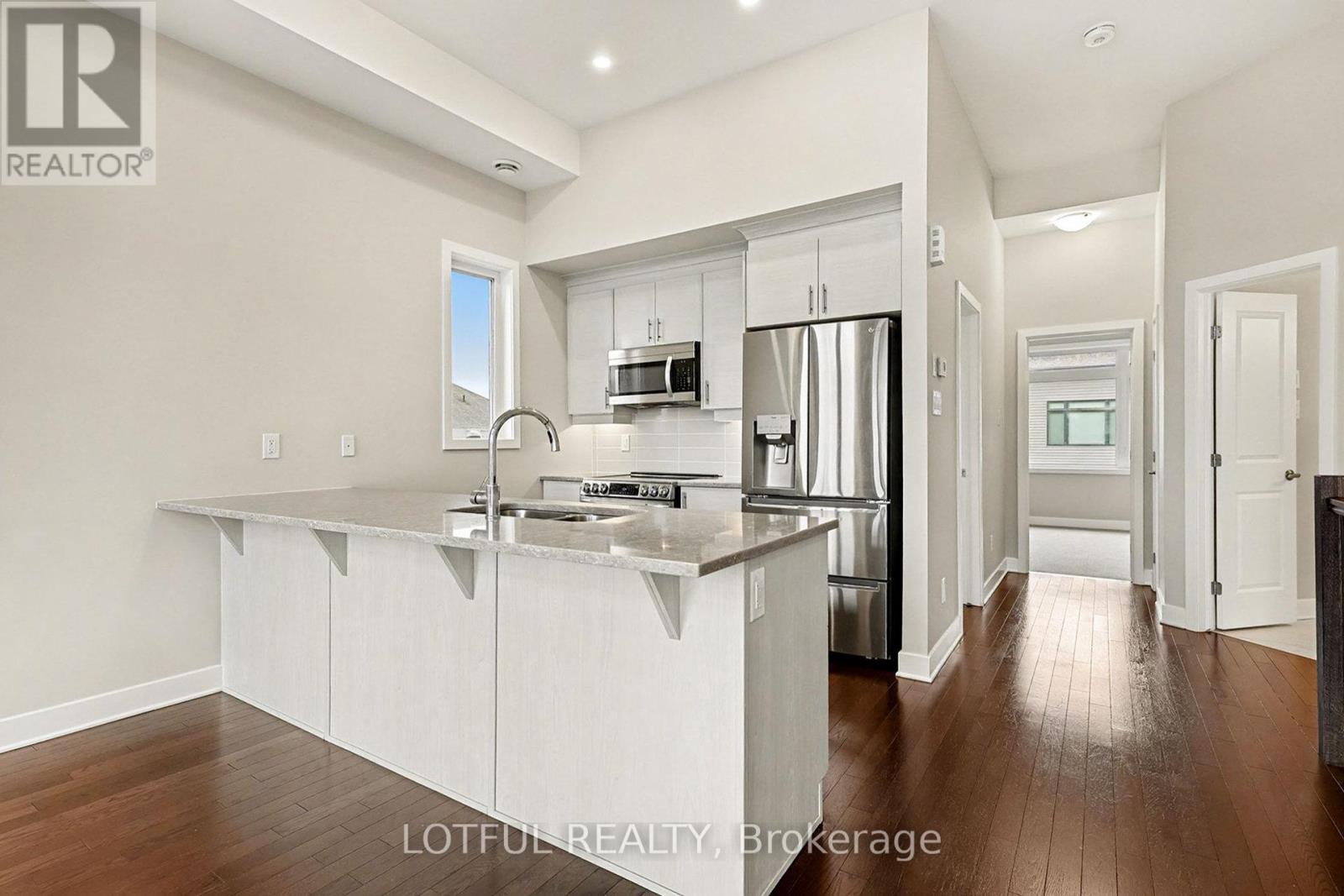 842 Ralph Hennesy Avenue, Ottawa, Ontario  K1X 0E4 - Photo 12 - X12566656