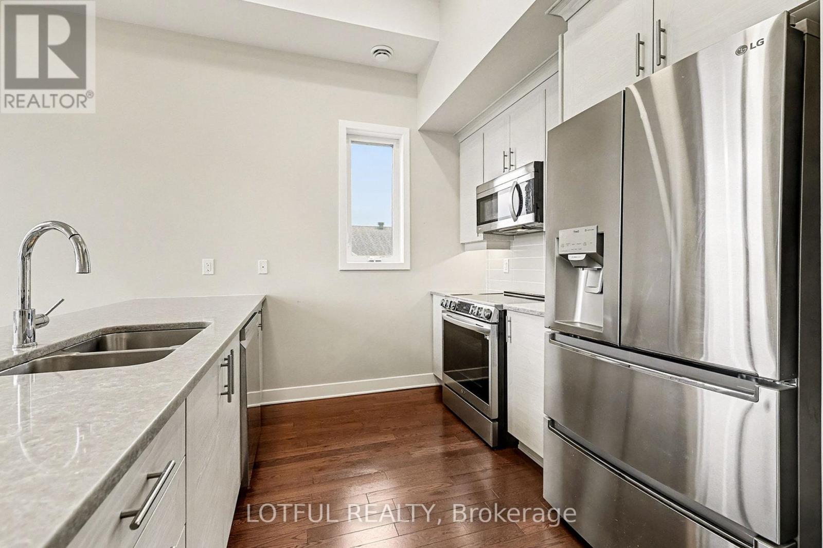 842 Ralph Hennesy Avenue, Ottawa, Ontario  K1X 0E4 - Photo 13 - X12566656