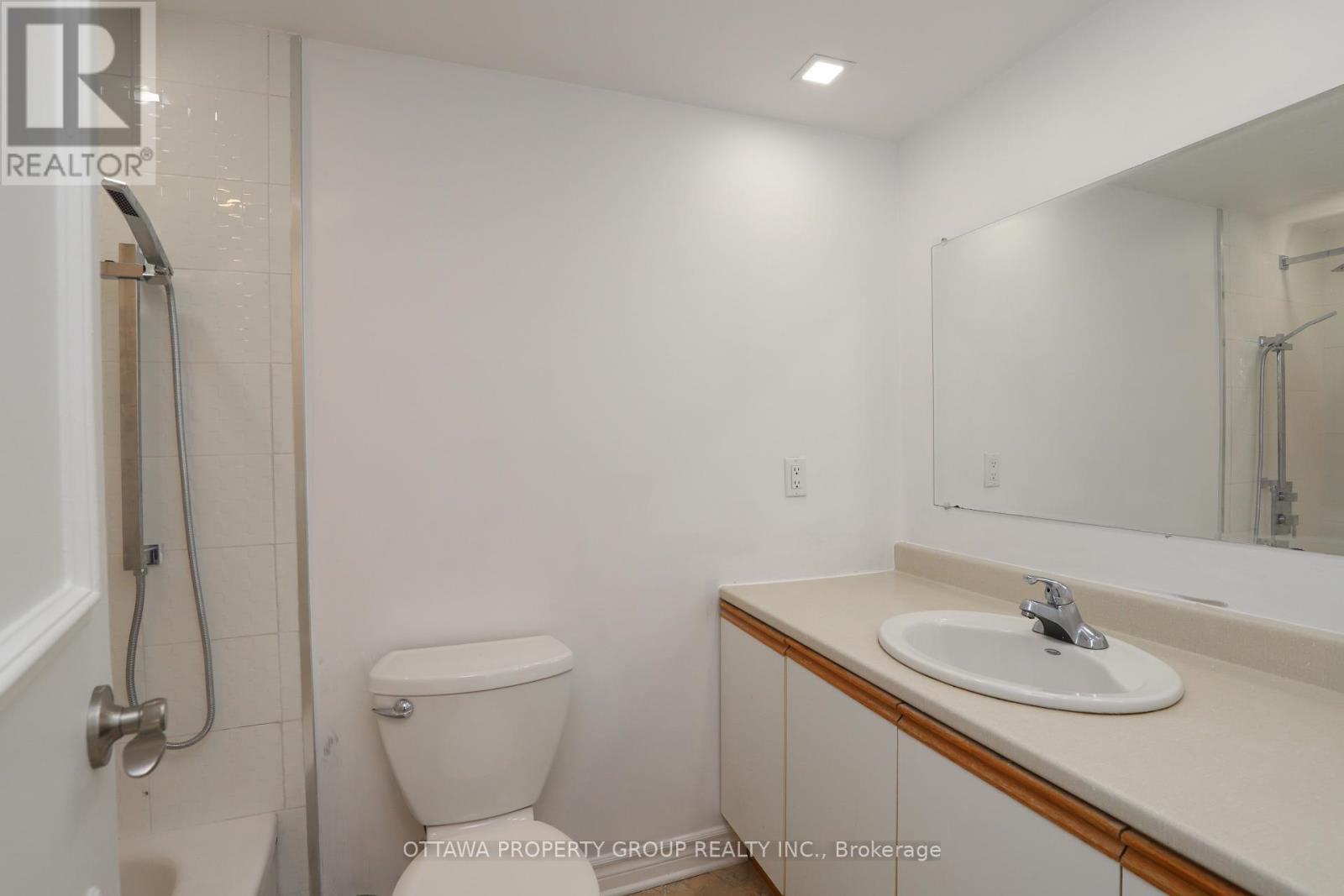 416 - 555 Brittany Drive, Ottawa, Ontario  K1K 4C5 - Photo 16 - X12566766