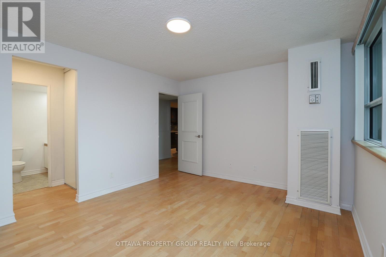 416 - 555 Brittany Drive, Ottawa, Ontario  K1K 4C5 - Photo 17 - X12566766