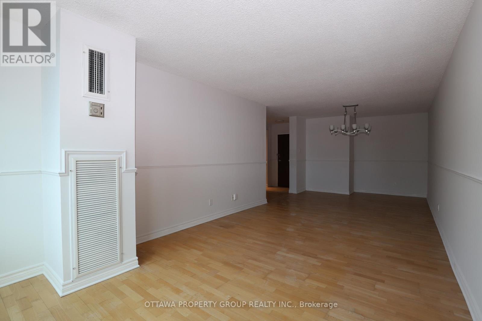 416 - 555 Brittany Drive, Ottawa, Ontario  K1K 4C5 - Photo 6 - X12566766