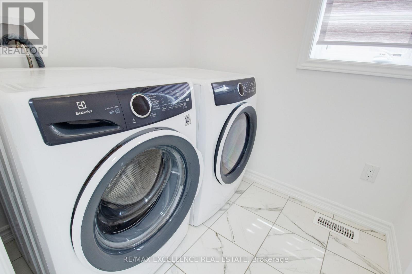 49 Malcolm Crescent, Haldimand, Ontario  N3W 0E9 - Photo 17 - X12566552