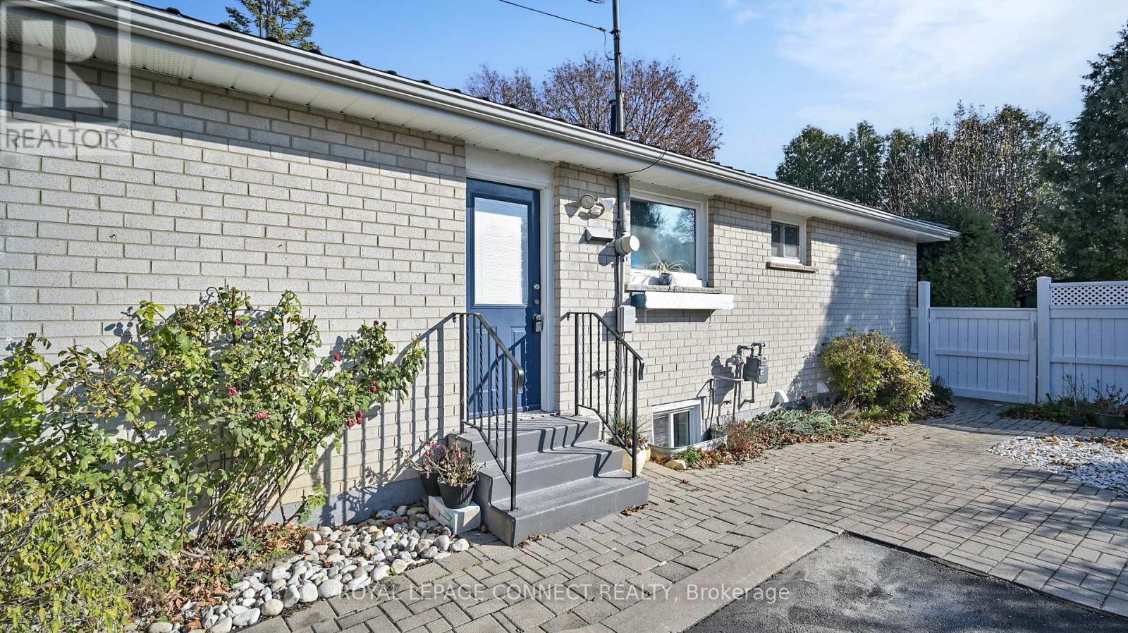 3 Rosewell Street, Hamilton, Ontario  L8W 1V5 - Photo 4 - X12566614