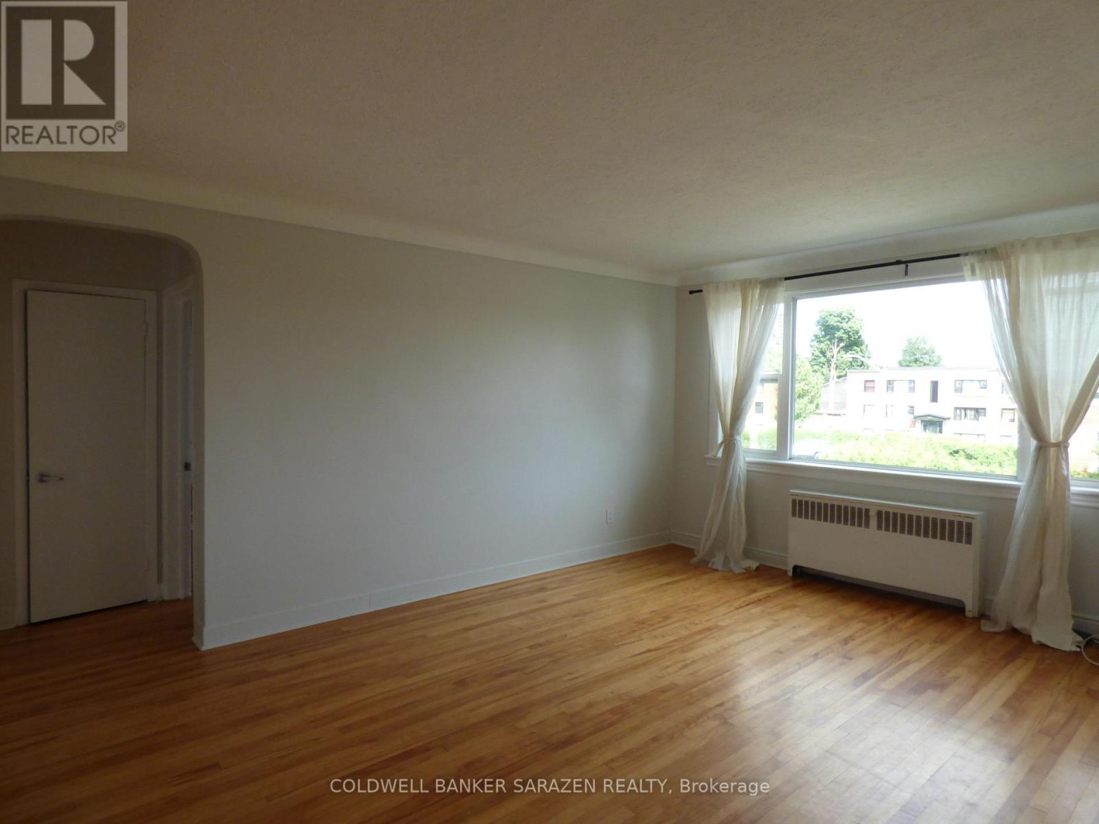 3 - 682 Irene Crescent, Ottawa, Ontario  K1Z 7J1 - Photo 8 - X12558268