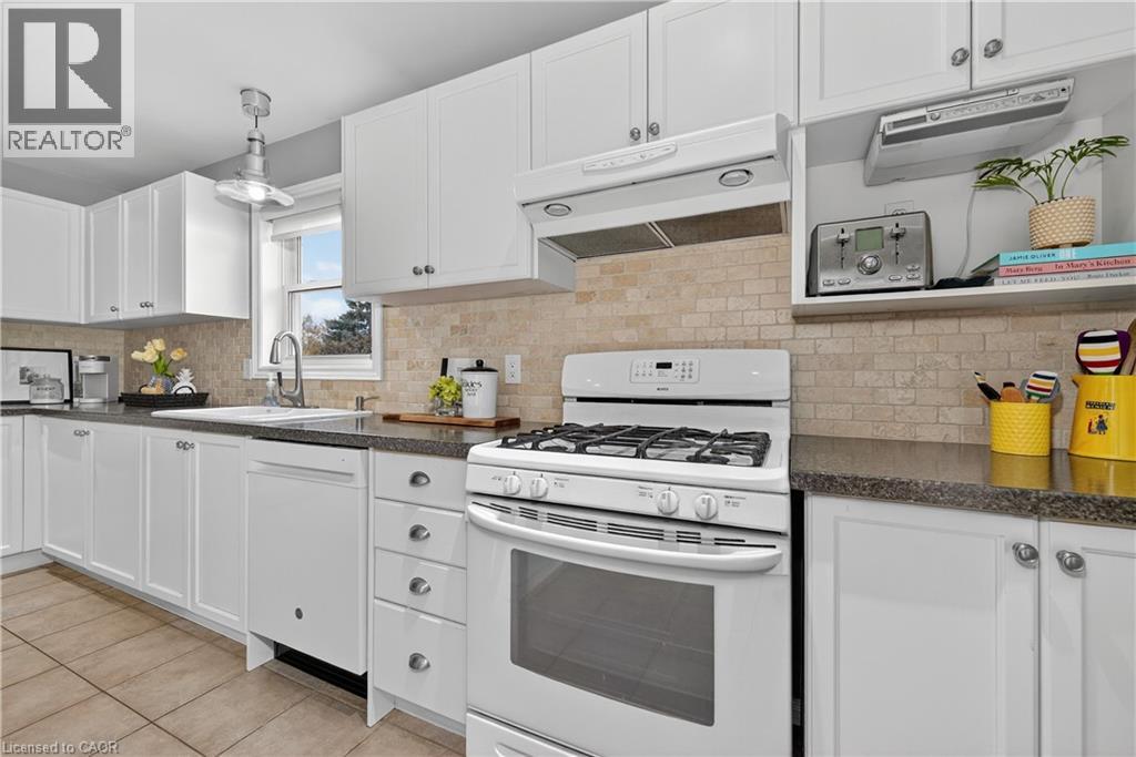 9 Tunbridge Crescent, Grimsby, Ontario  L3M 2V8 - Photo 11 - 40789305