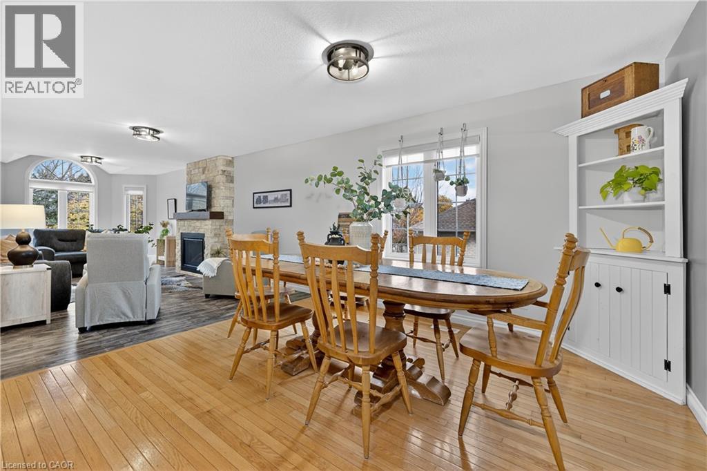 9 Tunbridge Crescent, Grimsby, Ontario  L3M 2V8 - Photo 4 - 40789305