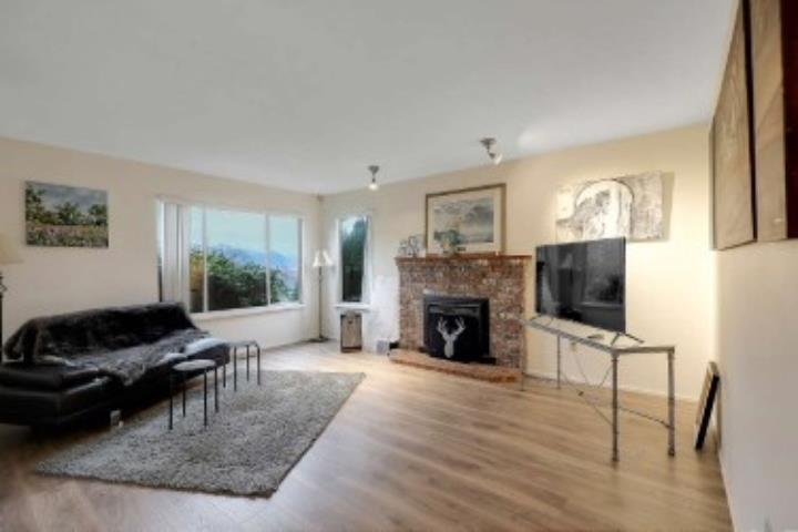 7381 Grand Street, Mission, British Columbia  V2V 3S3 - Photo 3 - R3066006