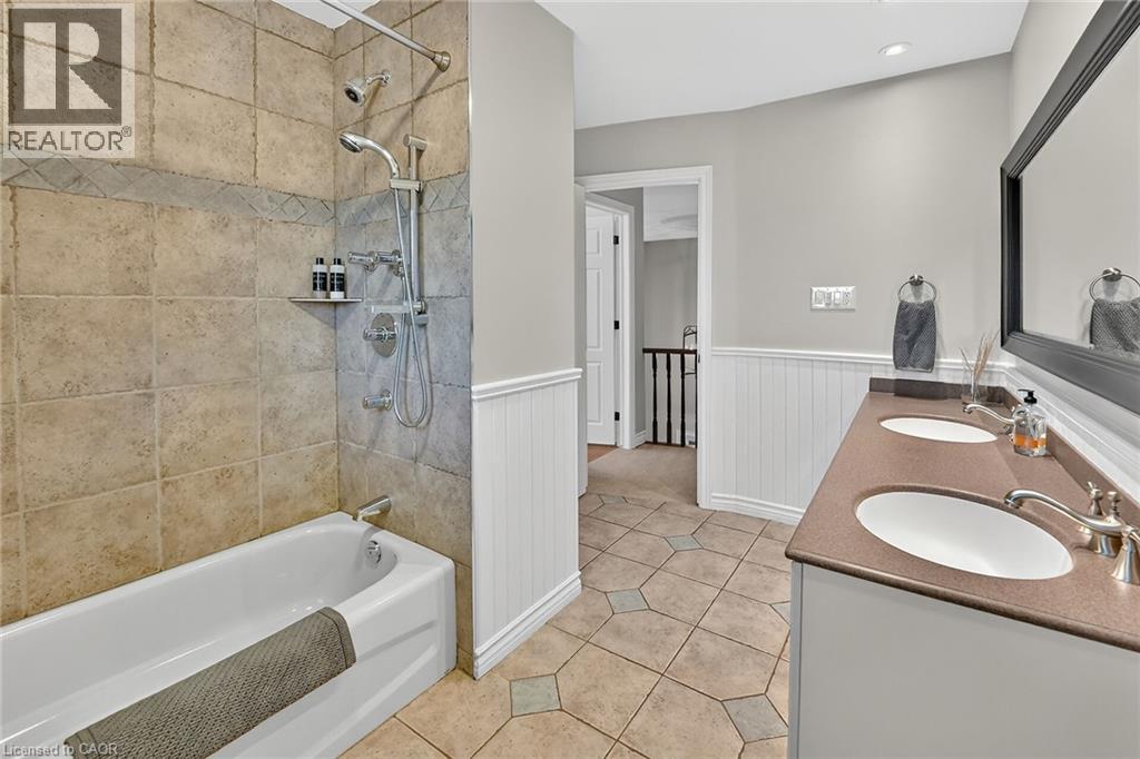 40 Parkwood Road, Grimsby, Ontario  L3M 4K9 - Photo 39 - 40789761