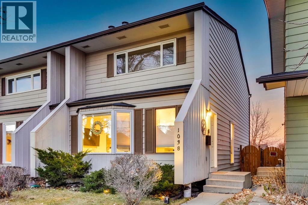 1038 Berkley Drive Nw, Calgary, Alberta  T3K 1A3 - Photo 1 - A2269891