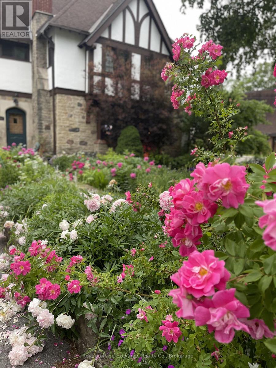 1069 4th Avenue W, Owen Sound, Ontario  N4K 4W1 - Photo 3 - X12529584