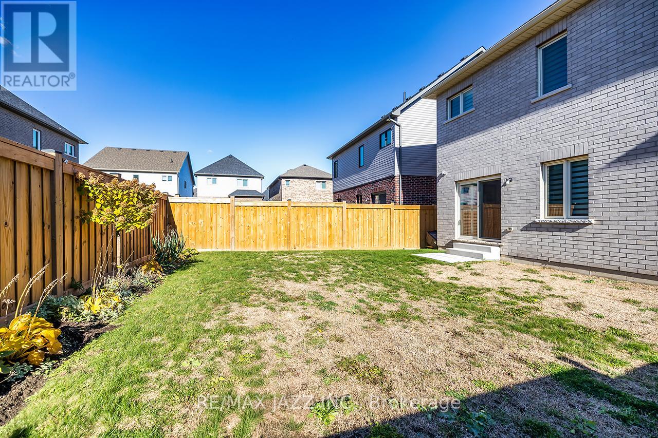 10 Thomas Bird Street, Clarington, Ontario  L1C 7C9 - Photo 42 - E12515780