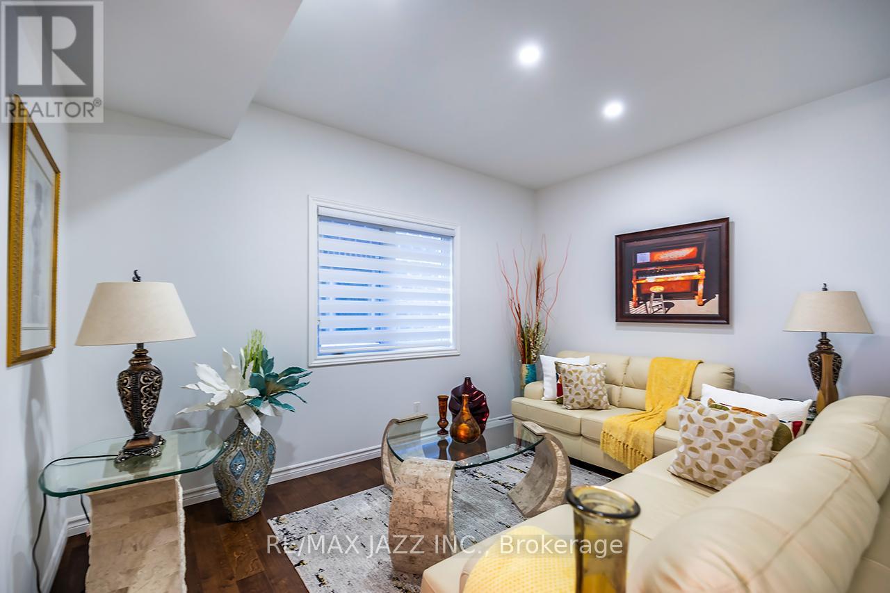 10 Thomas Bird Street, Clarington, Ontario  L1C 7C9 - Photo 6 - E12515780