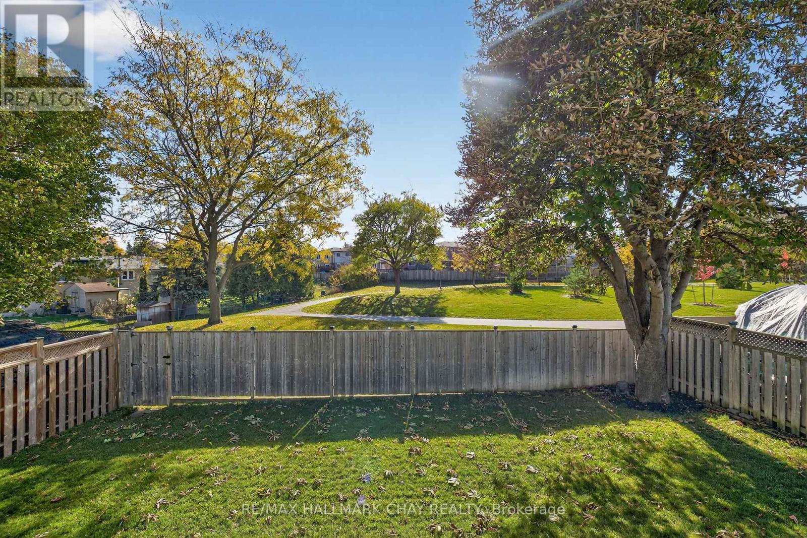 104 Kulpin Avenue, Bradford West Gwillimbury, Ontario  L3Z 1T7 - Photo 4 - N12514736