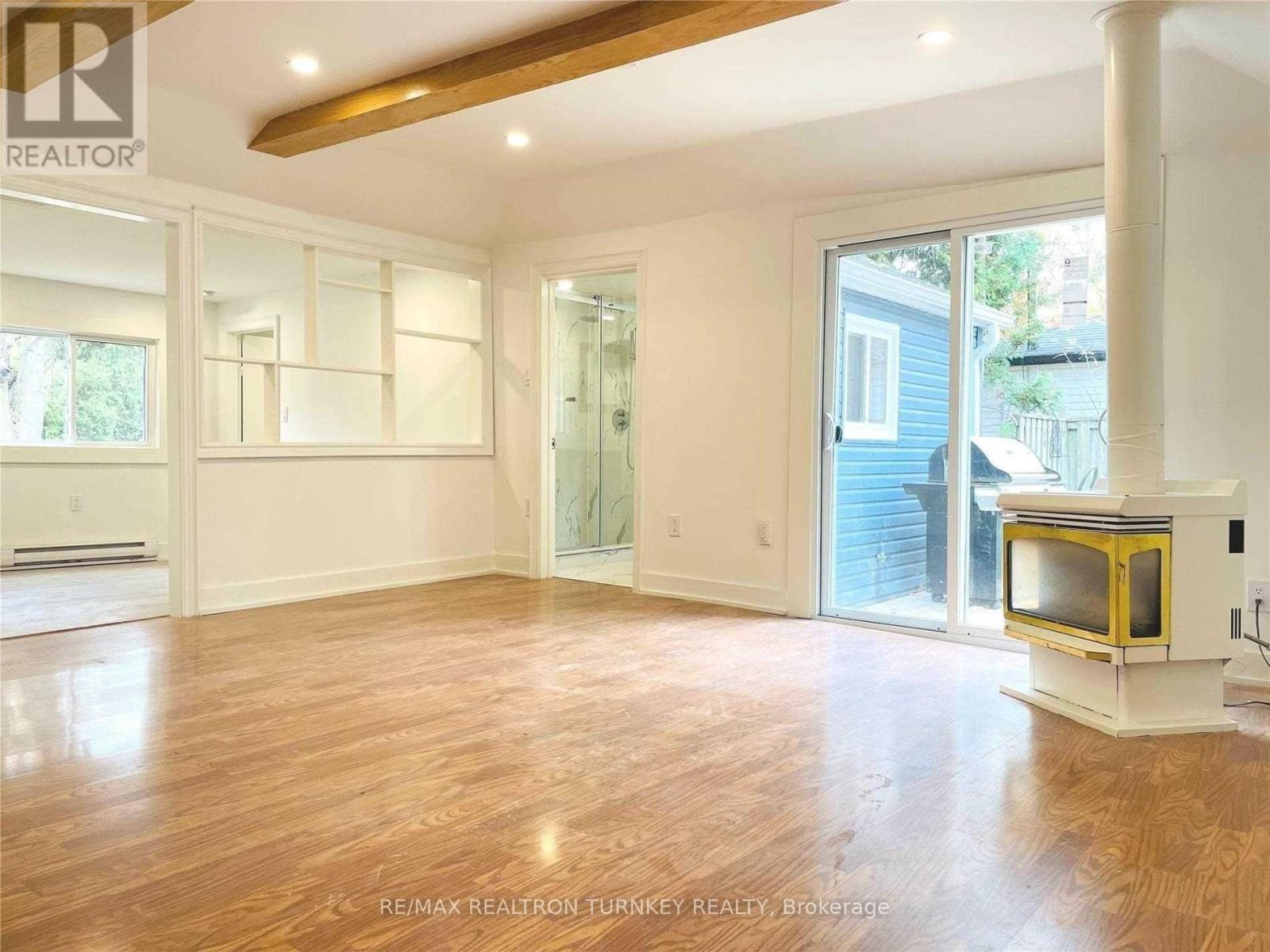 18 River Drive, East Gwillimbury, Ontario  L9N 1A6 - Photo 6 - N12566364