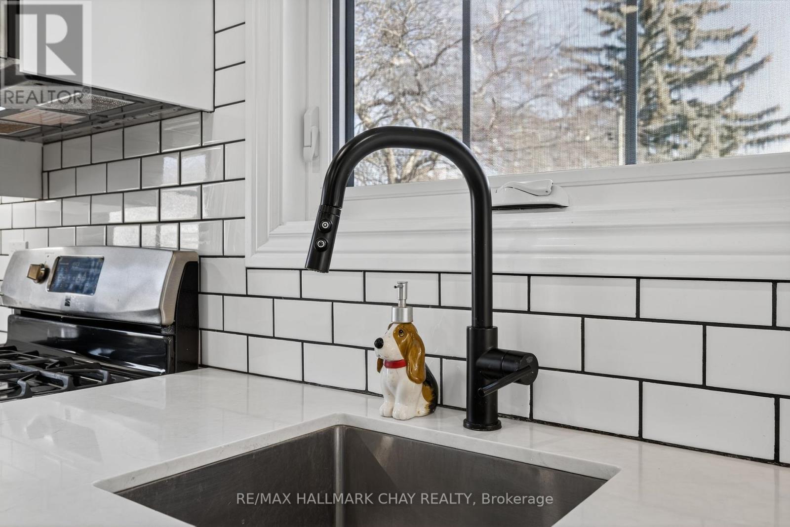 104 Kulpin Avenue, Bradford West Gwillimbury, Ontario  L3Z 1T7 - Photo 8 - N12514736