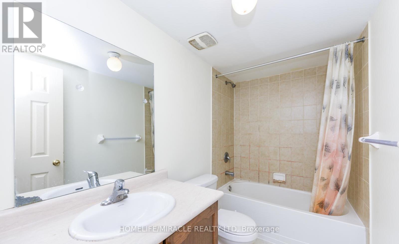 3 Locarno Street, Brampton, Ontario  L6R 3T8 - Photo 7 - W12454832