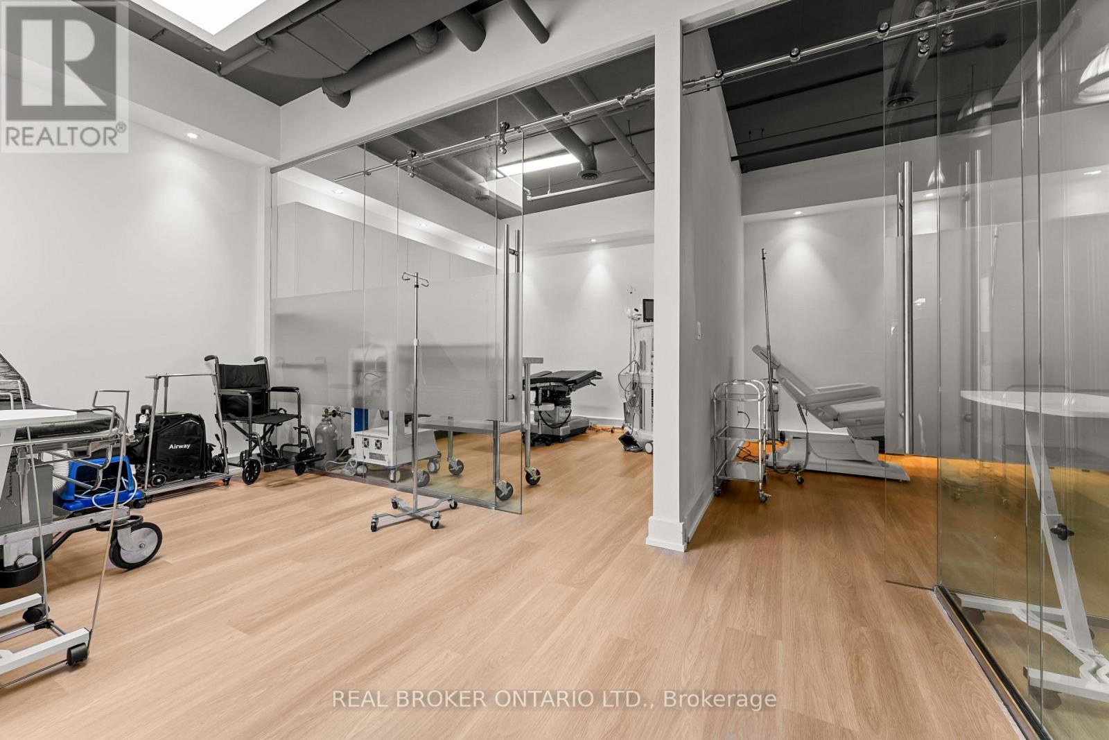 501 - 21 Camden Street, Toronto, Ontario  M5V 1V2 - Photo 19 - C12566778