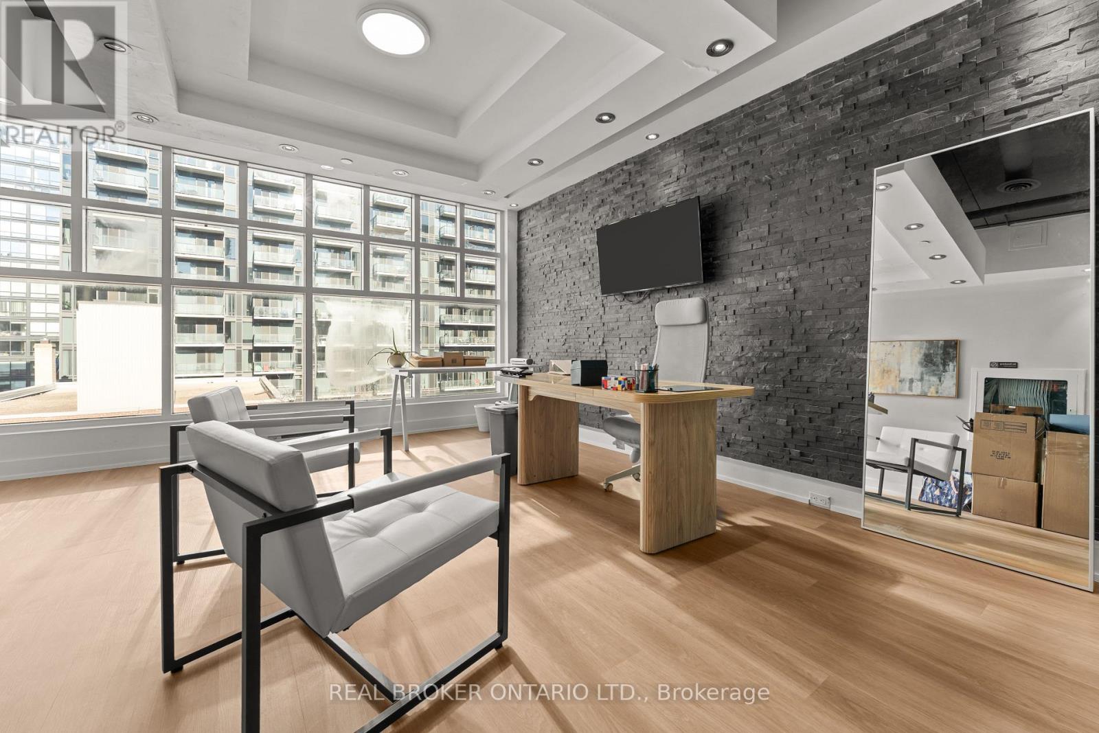 501 - 21 Camden Street, Toronto, Ontario  M5V 1V2 - Photo 6 - C12566778