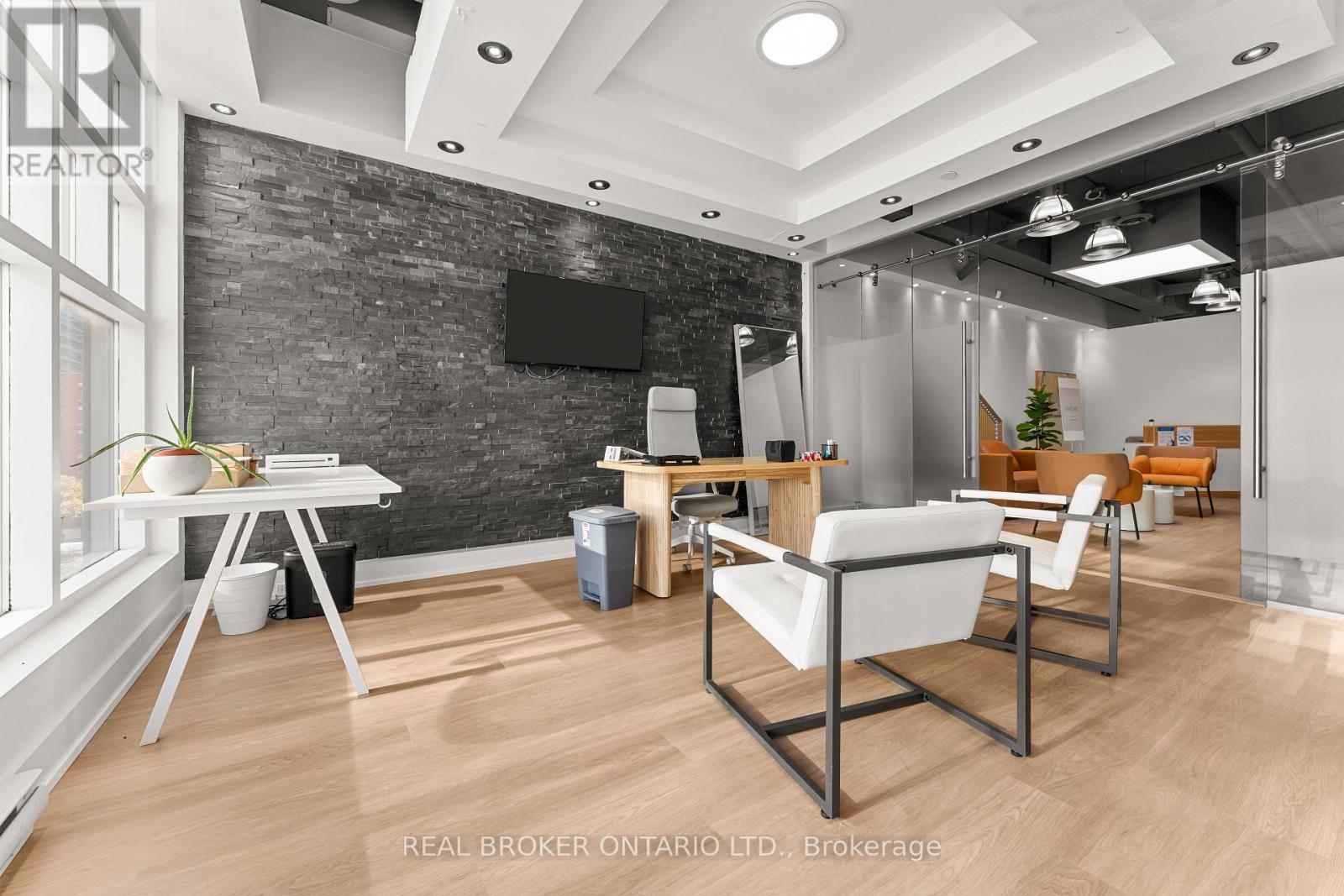 501 - 21 Camden Street, Toronto, Ontario  M5V 1V2 - Photo 7 - C12566778