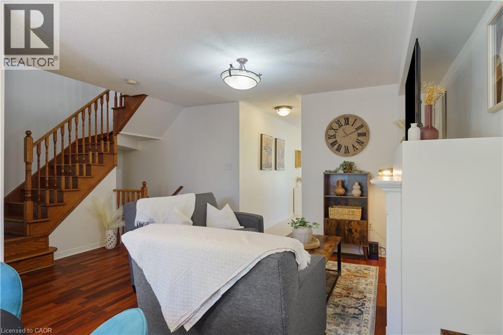 14 Fox Run, Waterdown, Ontario  L0R 2H8 - Photo 7 - 40775463