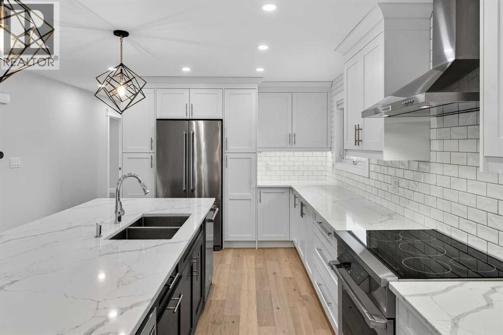 3704 58 Avenue Sw, Calgary, Alberta  T3E 5H6 - Photo 12 - A2270110