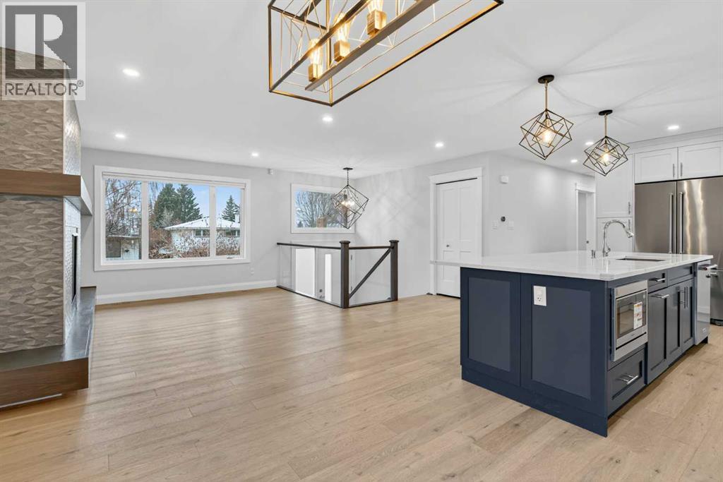 3704 58 Avenue Sw, Calgary, Alberta  T3E 5H6 - Photo 13 - A2270110