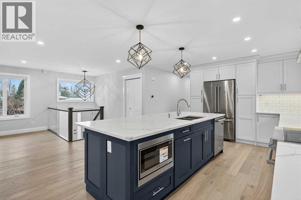 3704 58 Avenue Sw, Calgary, Alberta  T3E 5H6 - Photo 11 - A2270110