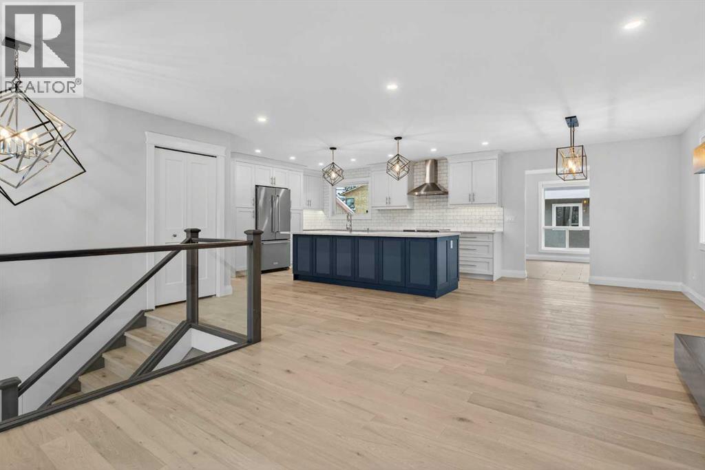 3704 58 Avenue Sw, Calgary, Alberta  T3E 5H6 - Photo 8 - A2270110