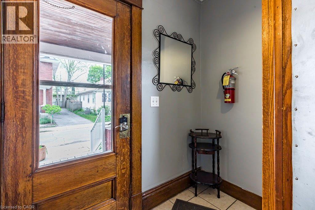 23 Avenue Place, Welland, Ontario L3B 4B2 - Photo 3 - 40785739