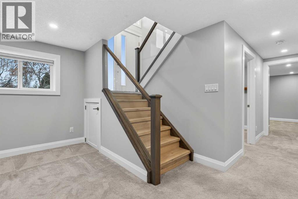 3704 58 Avenue Sw, Calgary, Alberta  T3E 5H6 - Photo 30 - A2270110