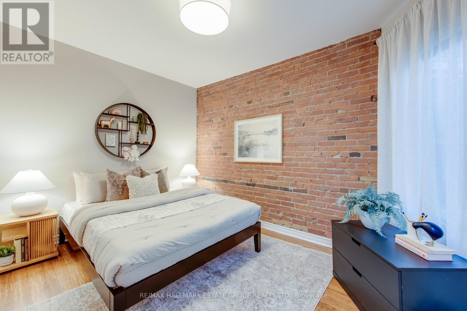 16 Brighton Avenue, Toronto, Ontario  M4M 1P4 - Photo 24 - E12565816