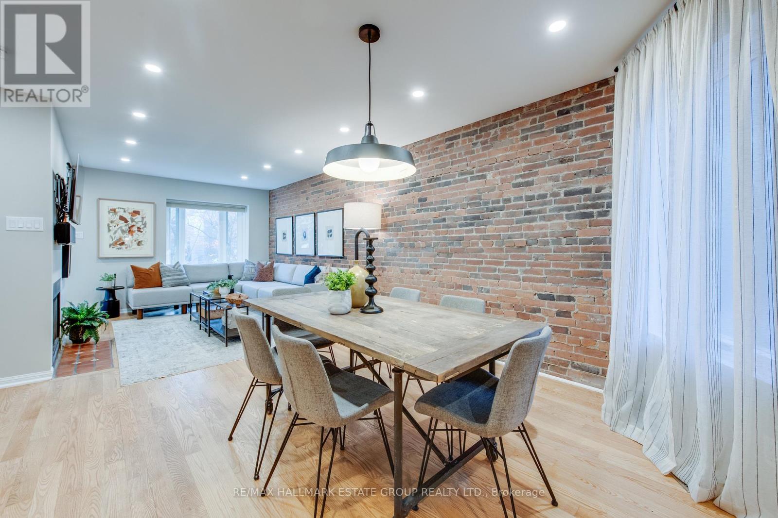 16 Brighton Avenue, Toronto, Ontario  M4M 1P4 - Photo 11 - E12565816