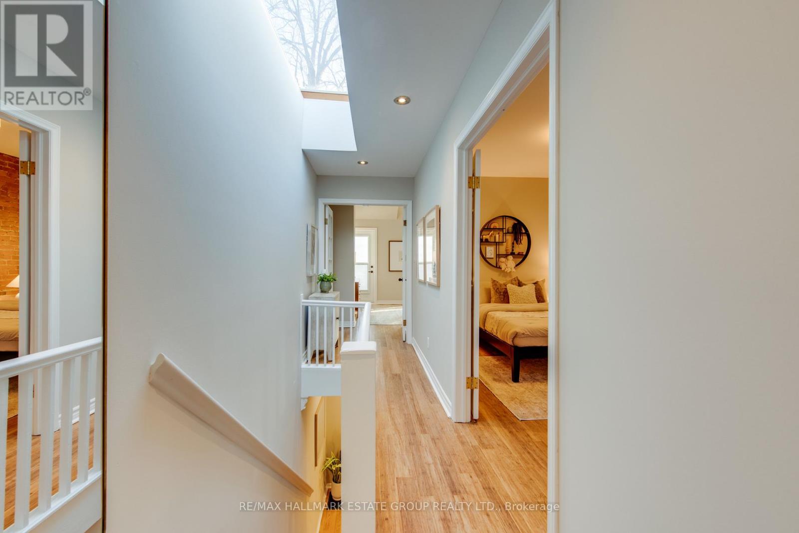 16 Brighton Avenue, Toronto, Ontario  M4M 1P4 - Photo 18 - E12565816